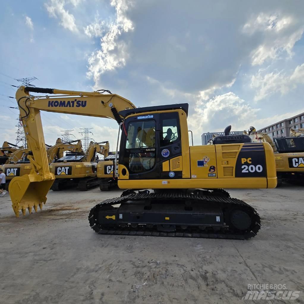 Komatsu PC 200-8 Lánctalpas kotrók