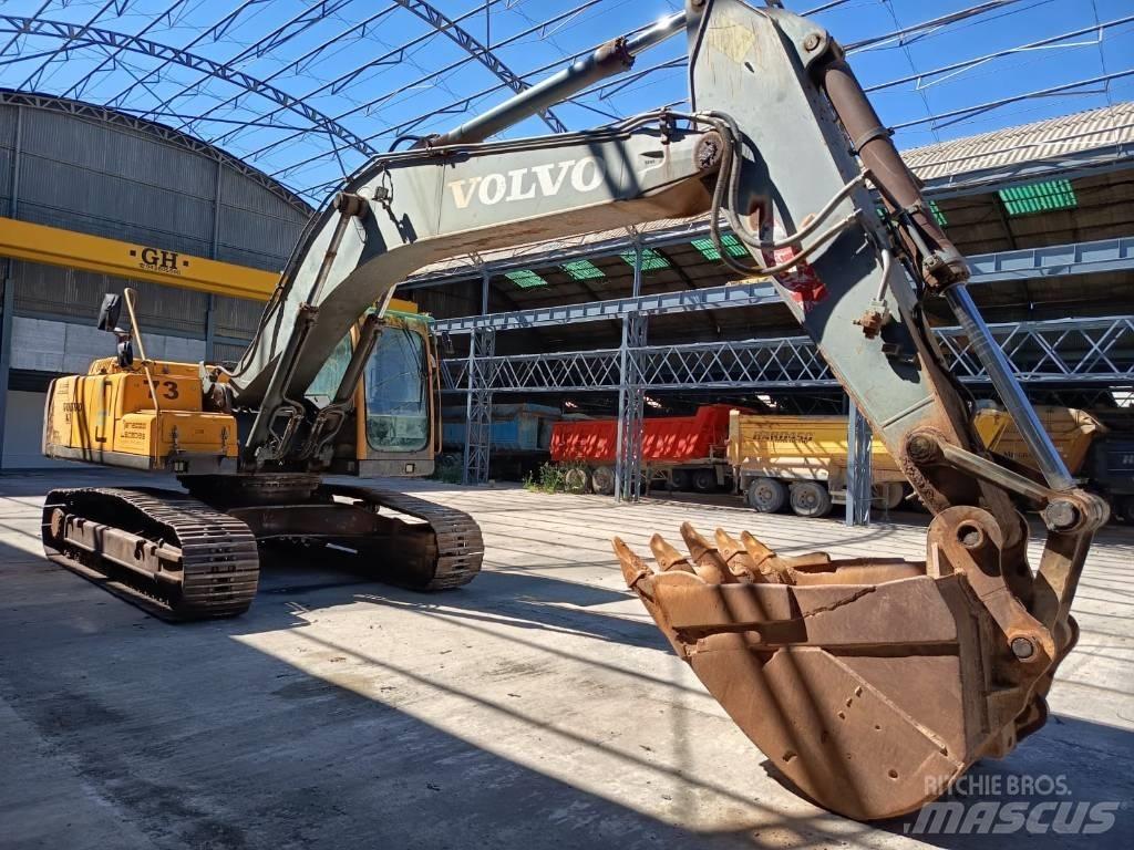 Volvo 290 Lánctalpas kotrók