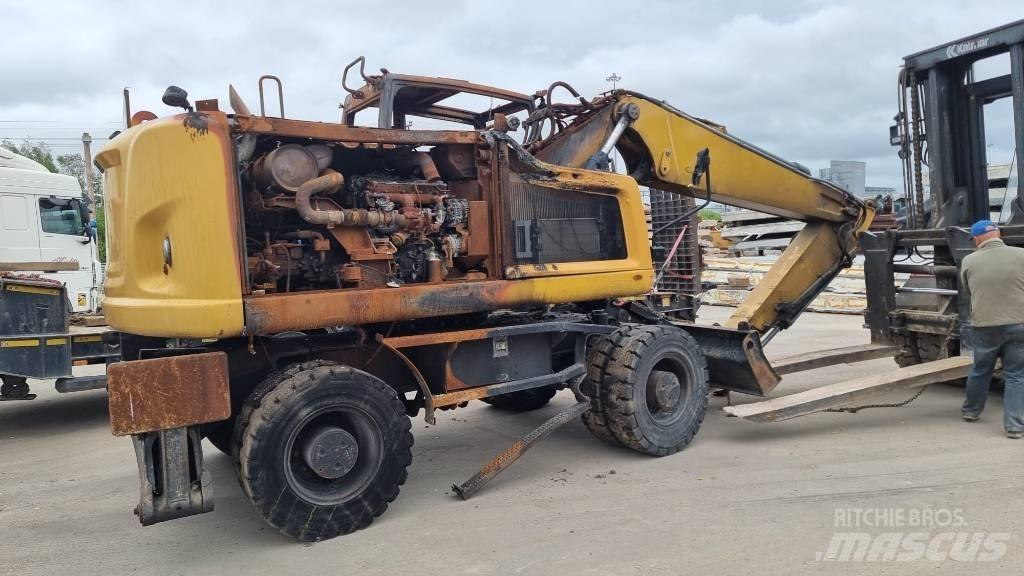 CAT M 316 F Gumikerekes kotrók