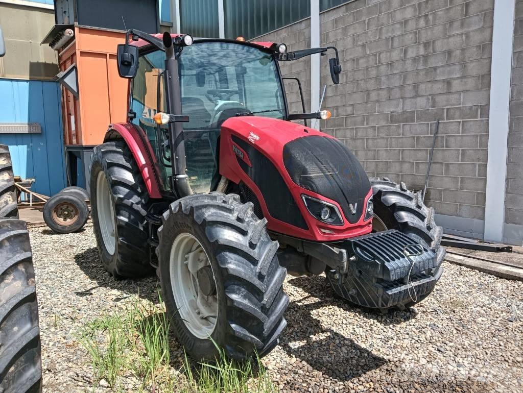 Valtra A 114 Traktorok