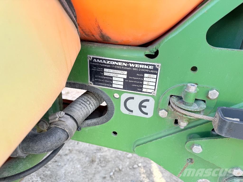 Amazone UX 5200 36m Vontatott trágyaszórók