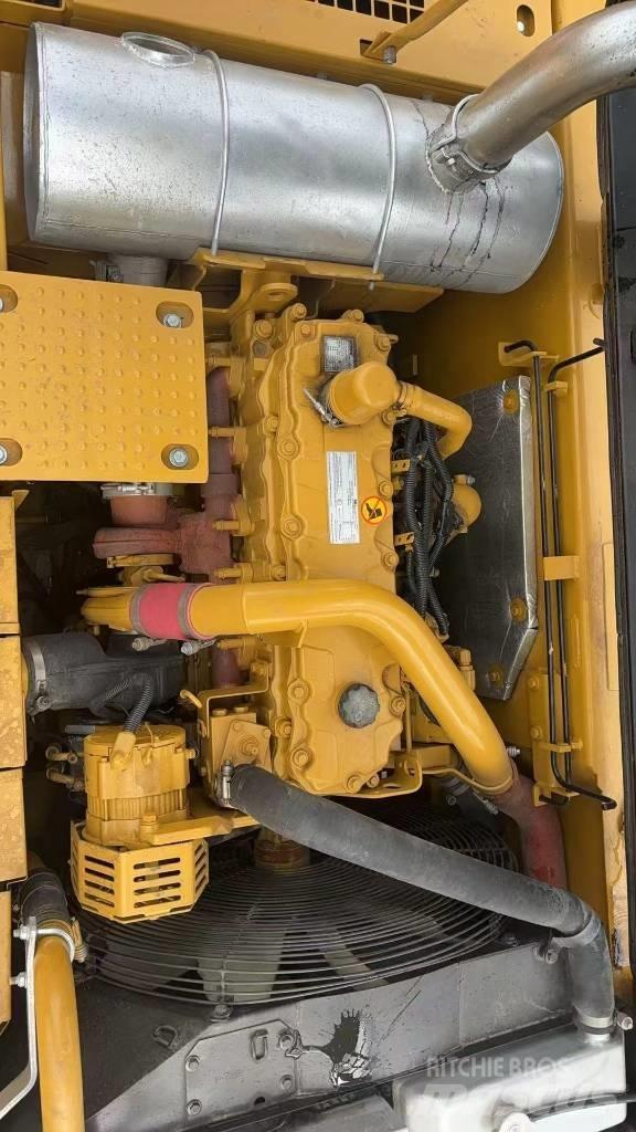 CAT CAT330D2L Közepes (midi) kotrók 7 t - 12 t