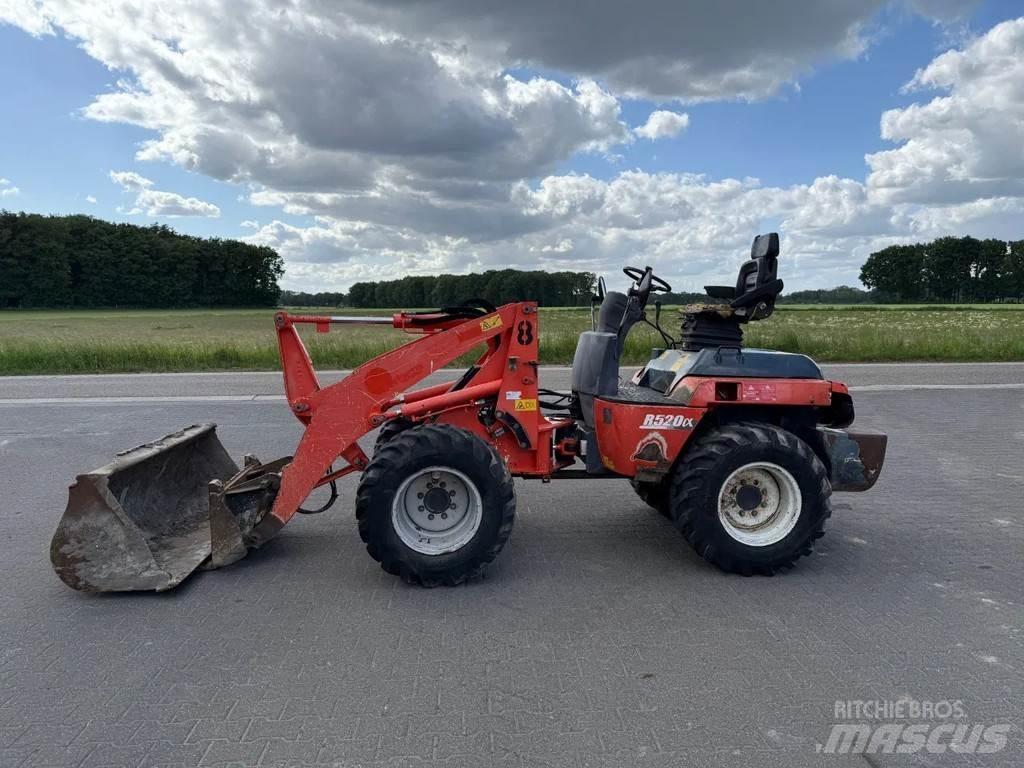 Kubota R520NH Gumikerekes homlokrakodók