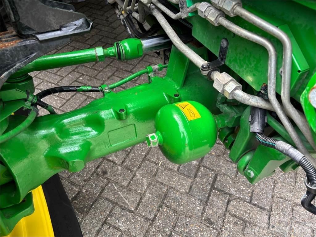 John Deere 6215R Traktorok