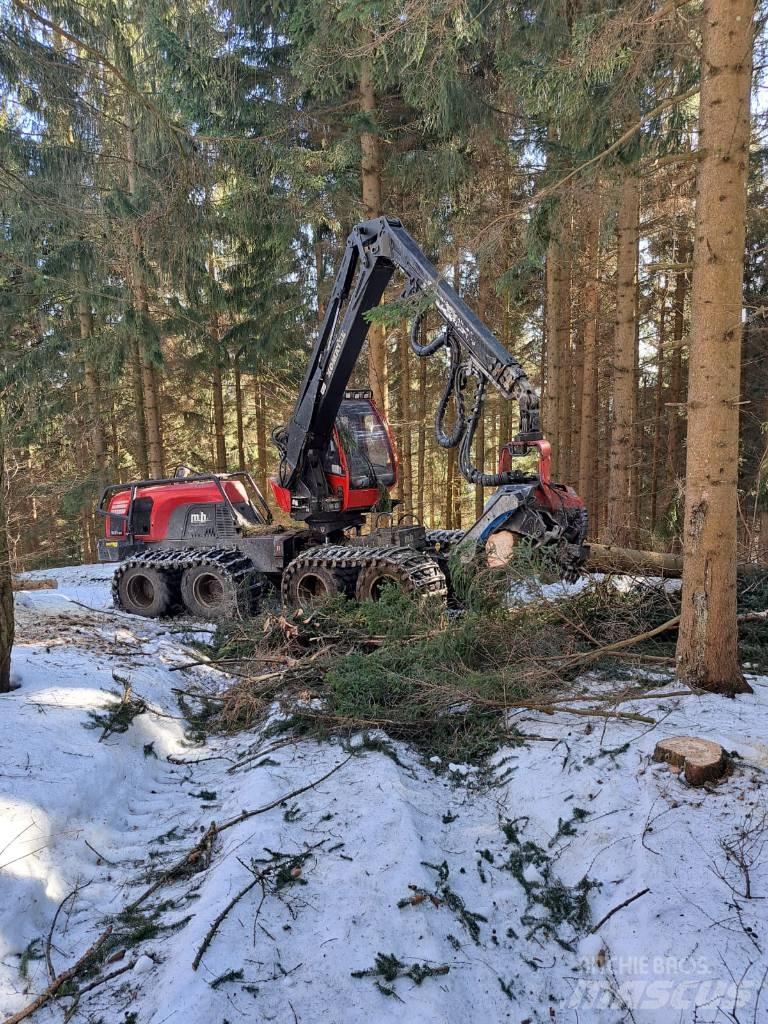 Komatsu 931 XC Betakarítók