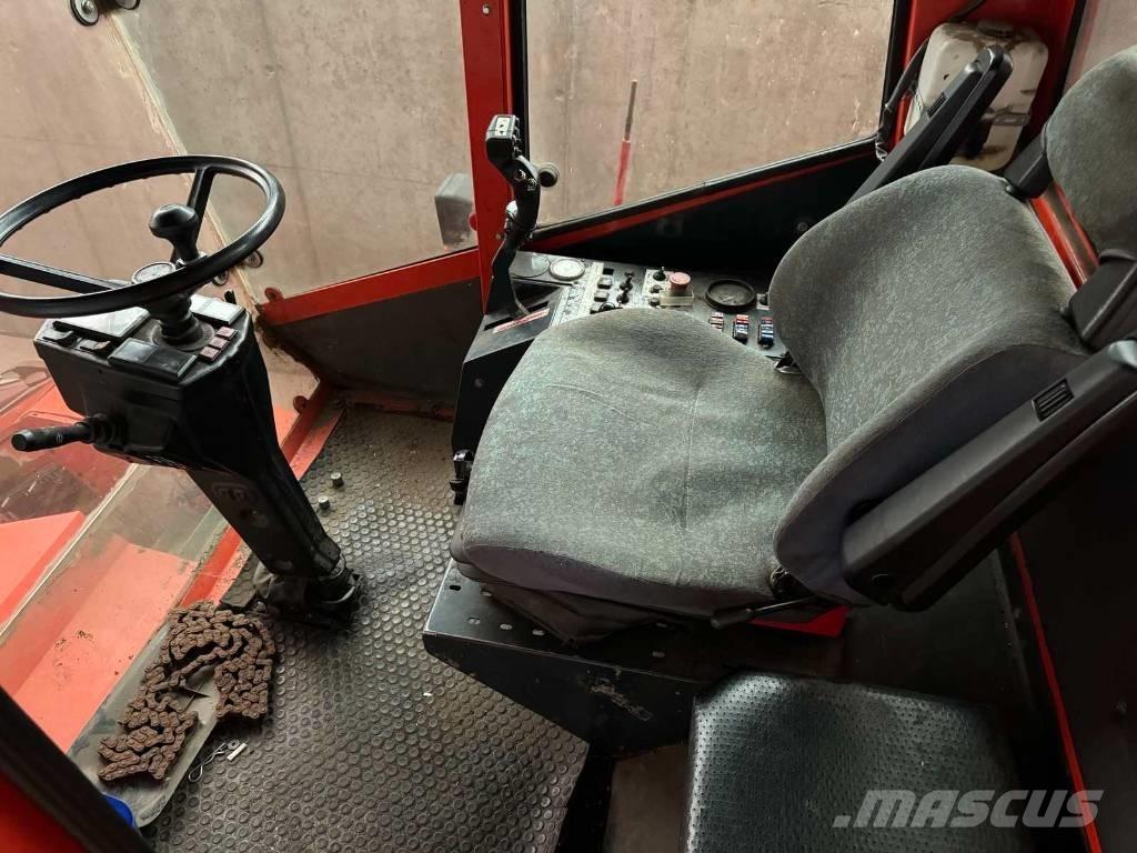 Bourgoin JL 410 A Kombájnok