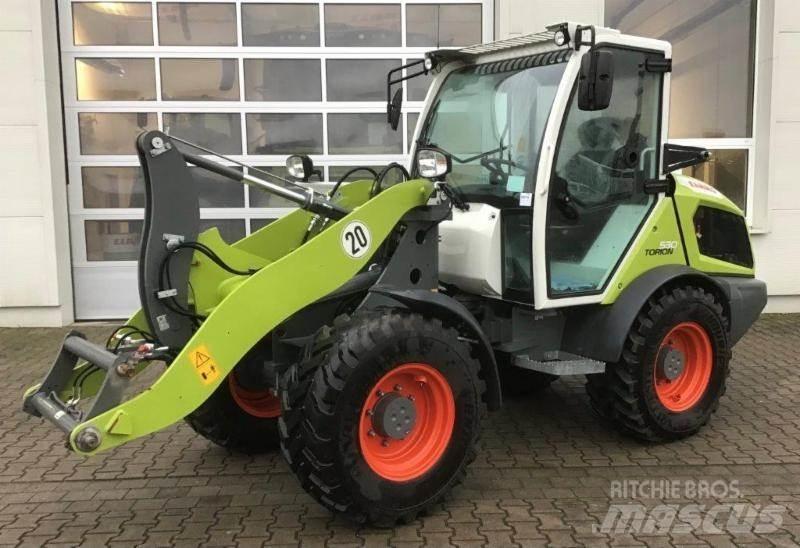 CLAAS TORION 530 Gumikerekes homlokrakodók