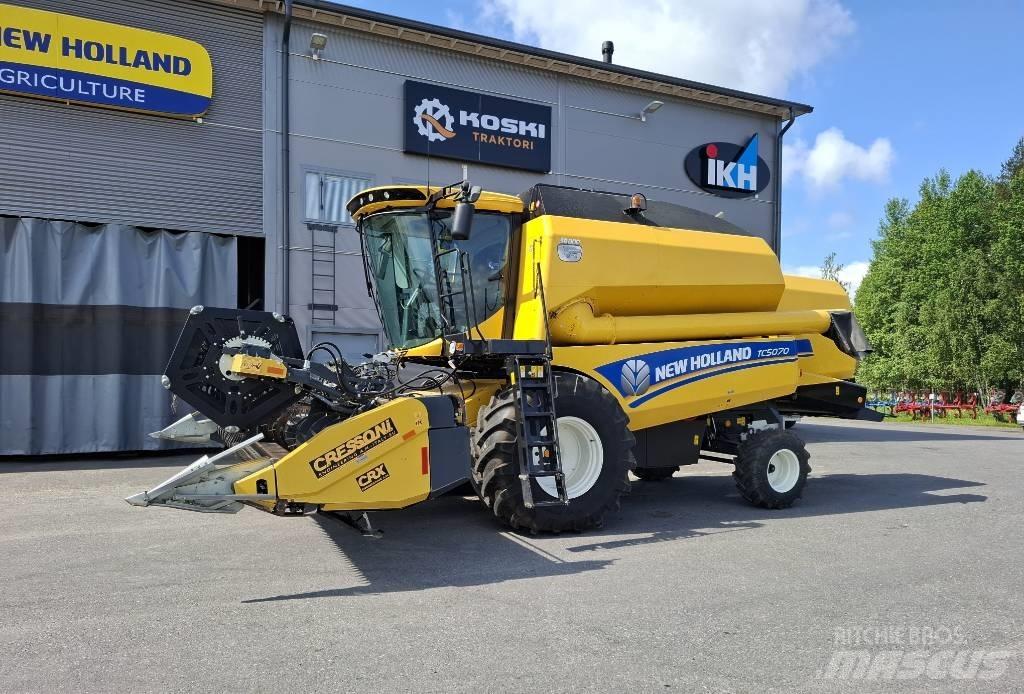 New Holland TC 5070 Kombájnok