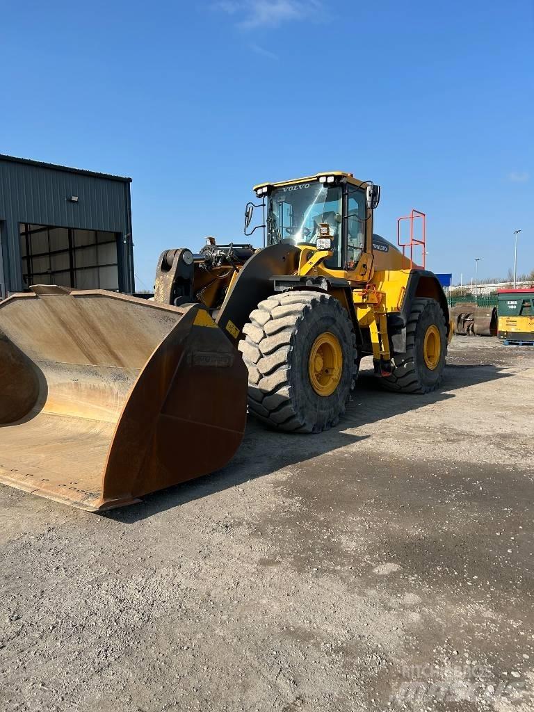 Volvo L 260 H Gumikerekes homlokrakodók