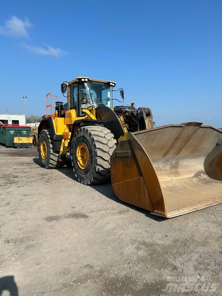 Volvo L 260 H Gumikerekes homlokrakodók