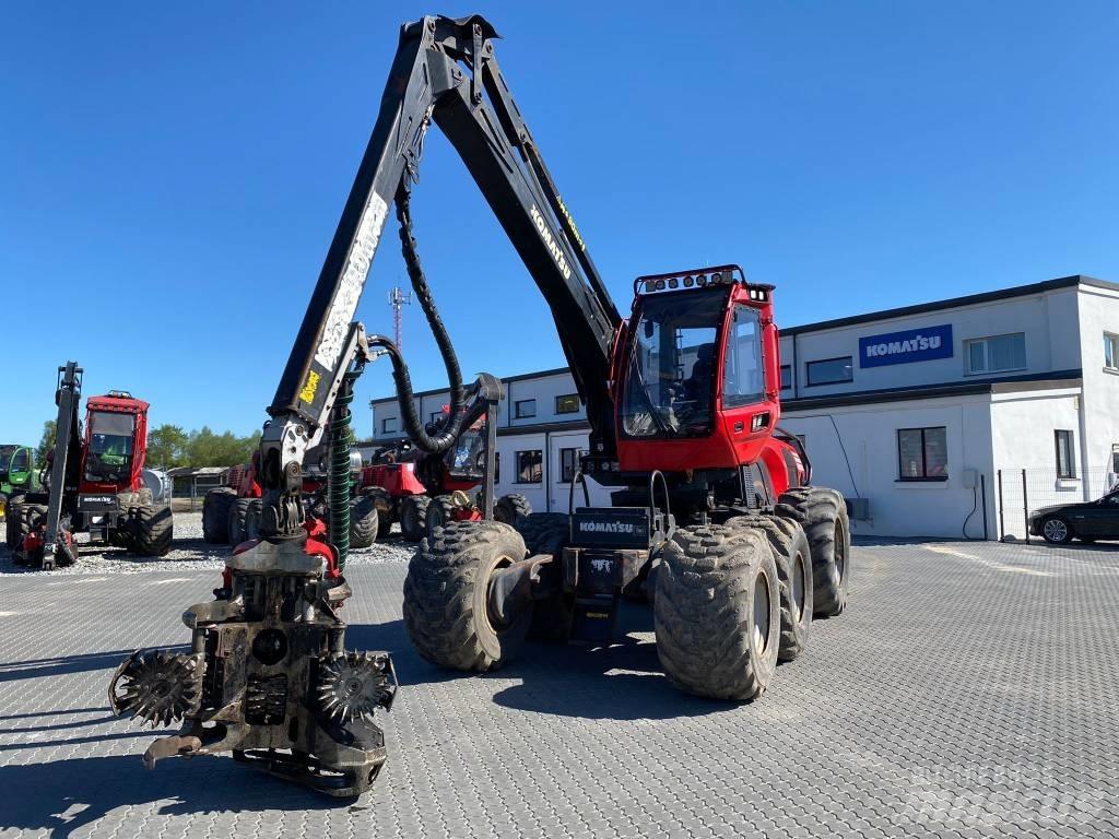 Komatsu 911 Betakarítók