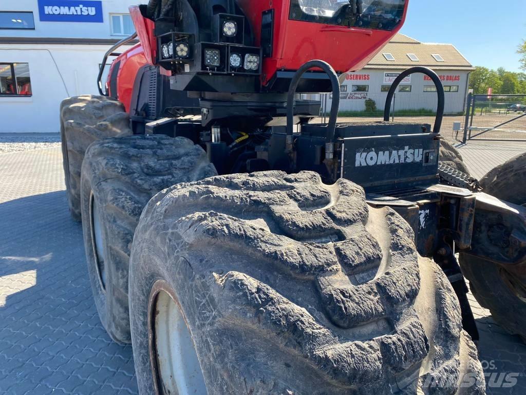Komatsu 911 Betakarítók