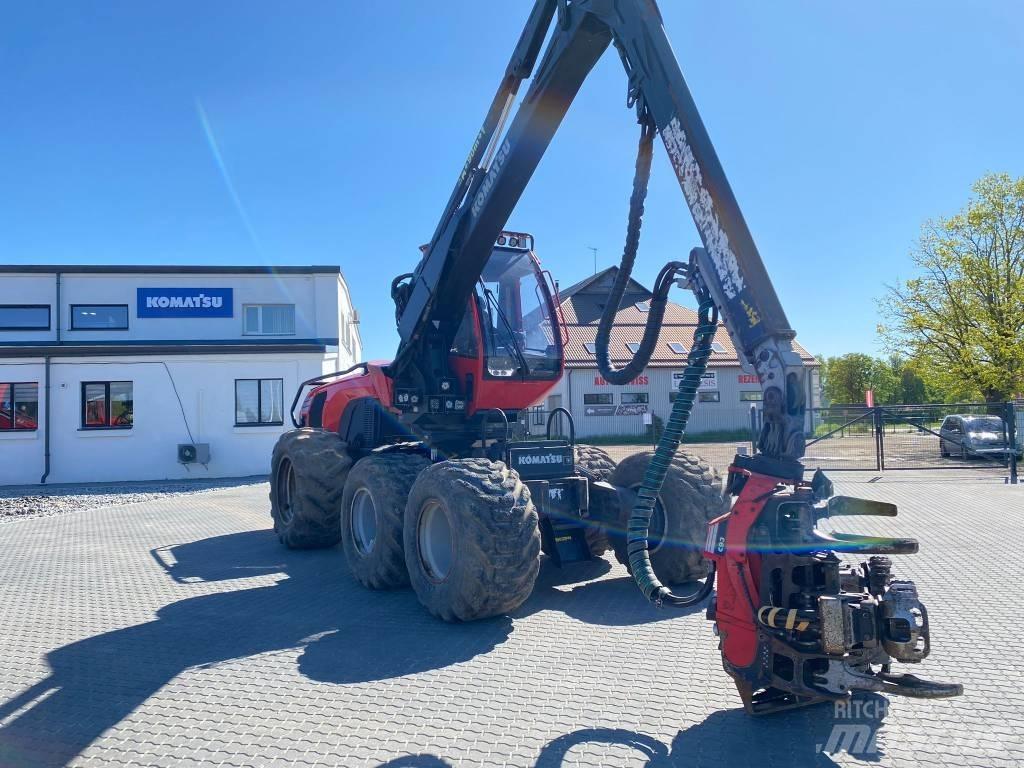 Komatsu 911 Betakarítók