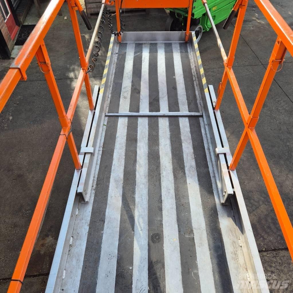 JLG 3246 ES Ollós emelők
