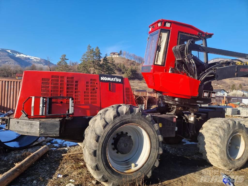 Komatsu 931.1 Betakarítók