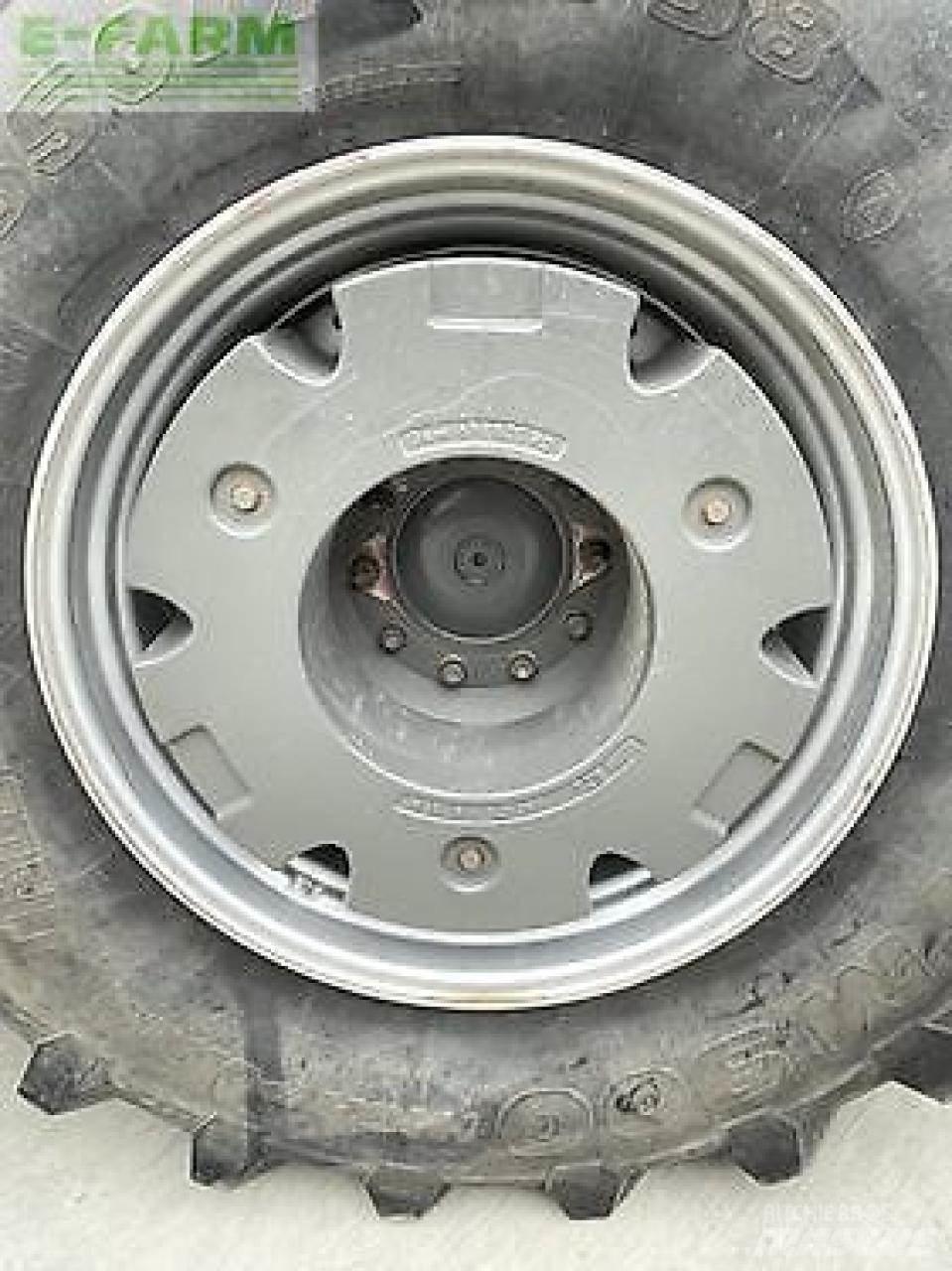 Fendt 724 vario Traktorok