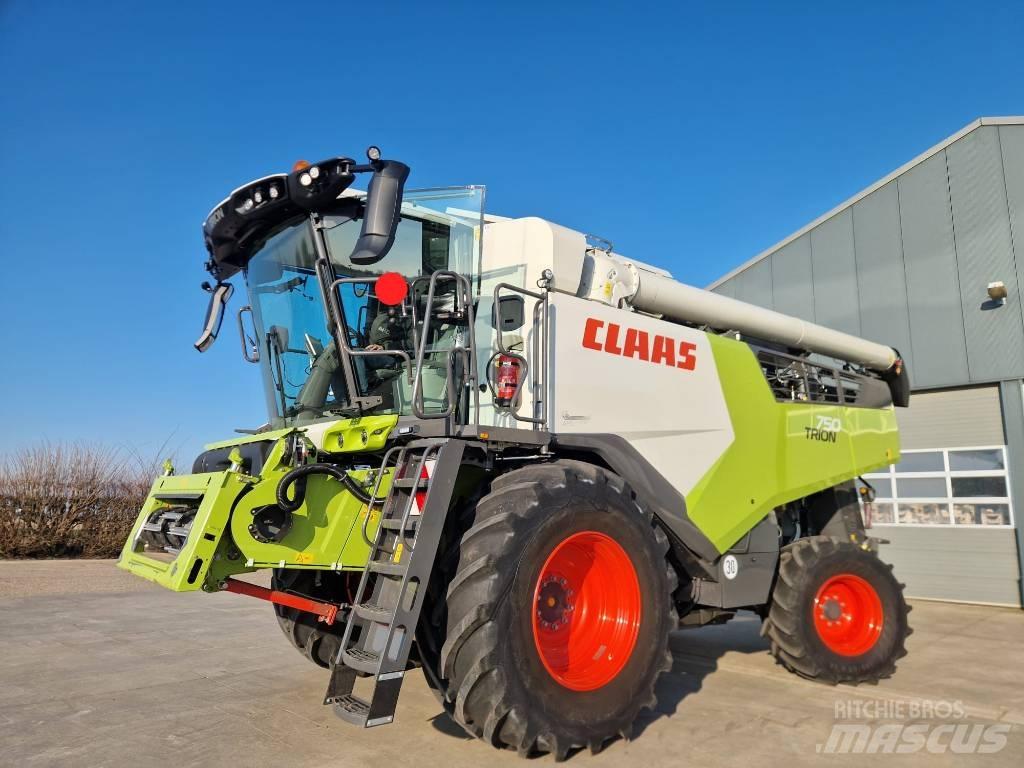 CLAAS Trion 750 Kombájnok
