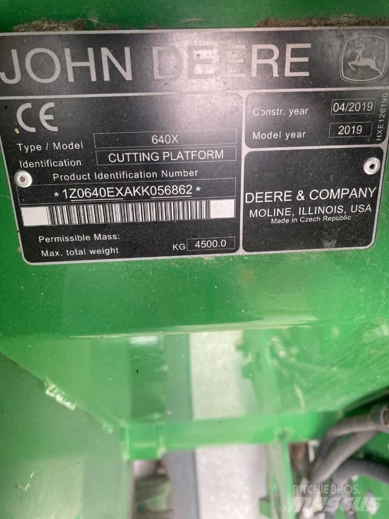 John Deere 640 X Kombájnok