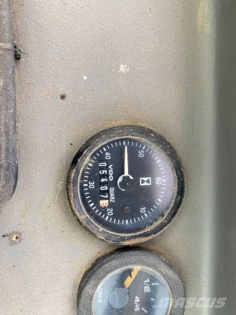 Schaeff SKL 823 Gumikerekes homlokrakodók