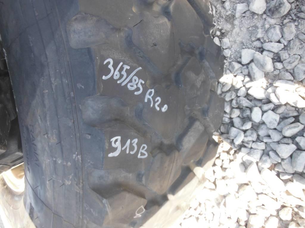 Michelin 365/85R20 Gumiabroncsok, kerekek és felnik