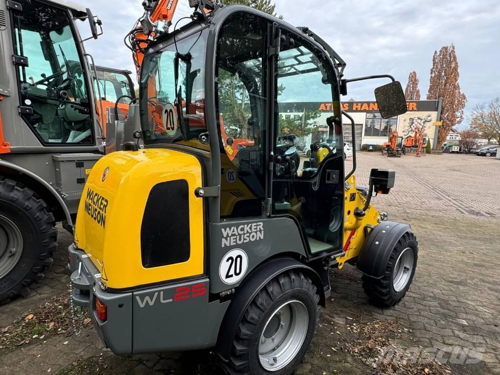Wacker Neuson WL 25 Gumikerekes homlokrakodók