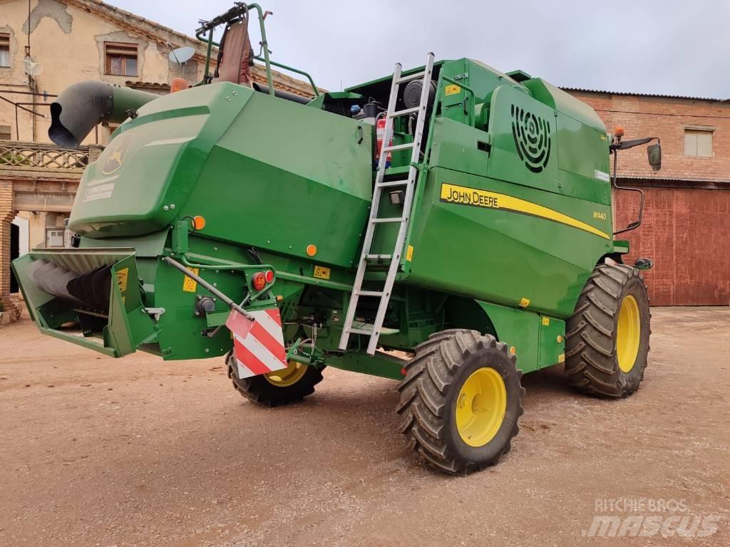 John Deere W 440 Kombájnok