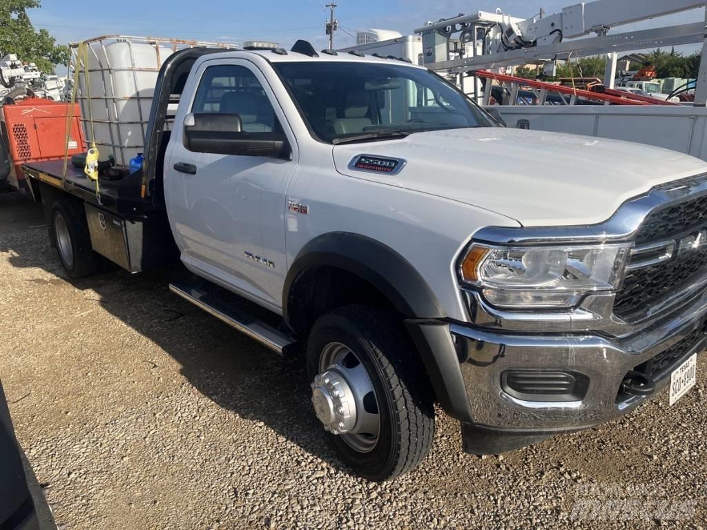 RAM 5500 Platós / Ponyvás teherautók