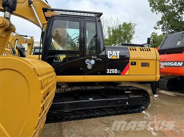 CAT 320D2L Lánctalpas kotrók