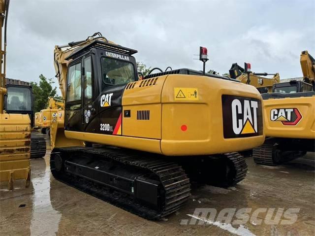 CAT 320D2L Lánctalpas kotrók