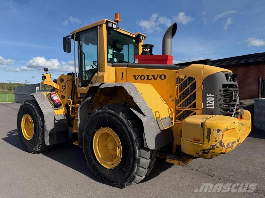 Volvo L 120 F Gumikerekes homlokrakodók