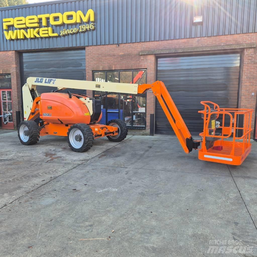 JLG 600 AJ Karos emelők