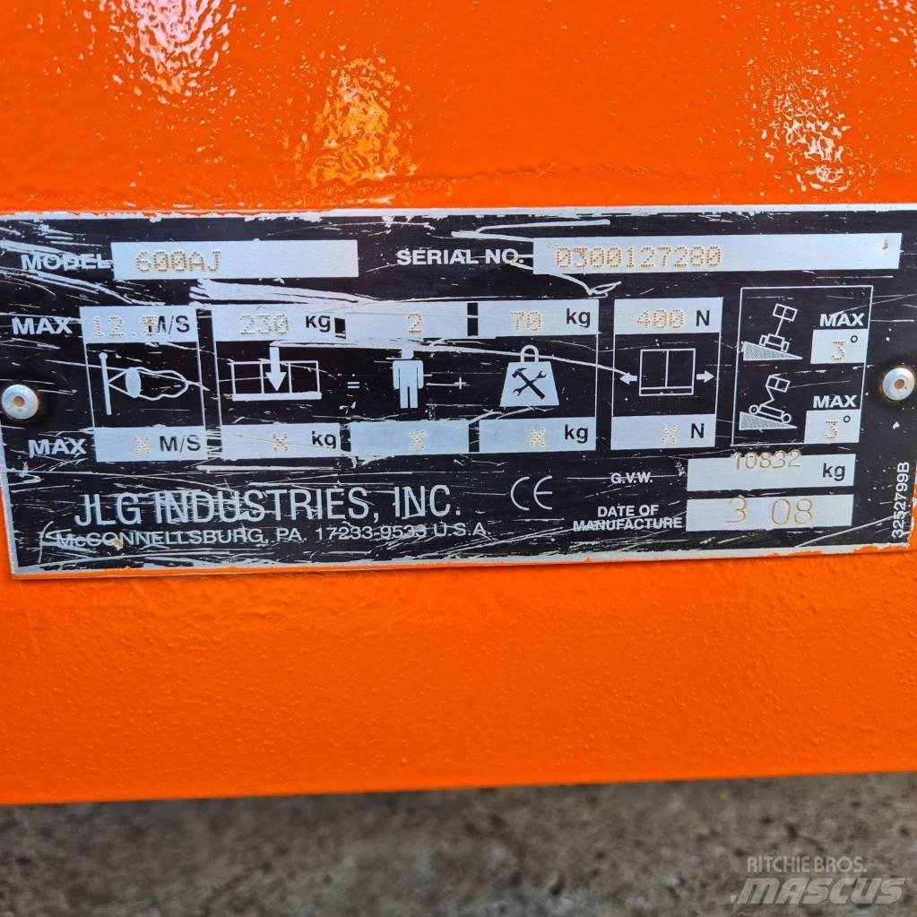JLG 600 AJ Karos emelők