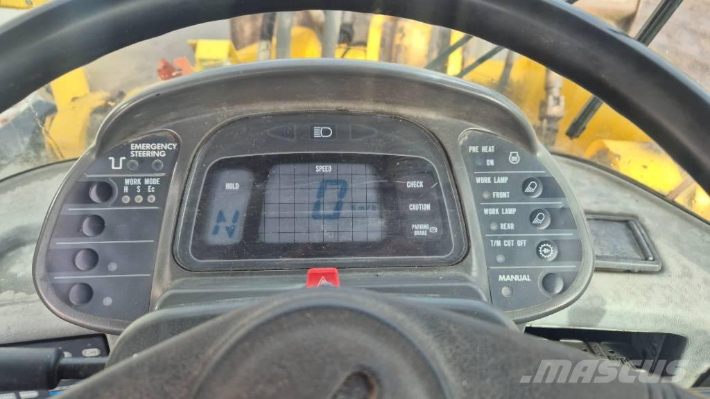 Komatsu WA 380-3H Gumikerekes homlokrakodók