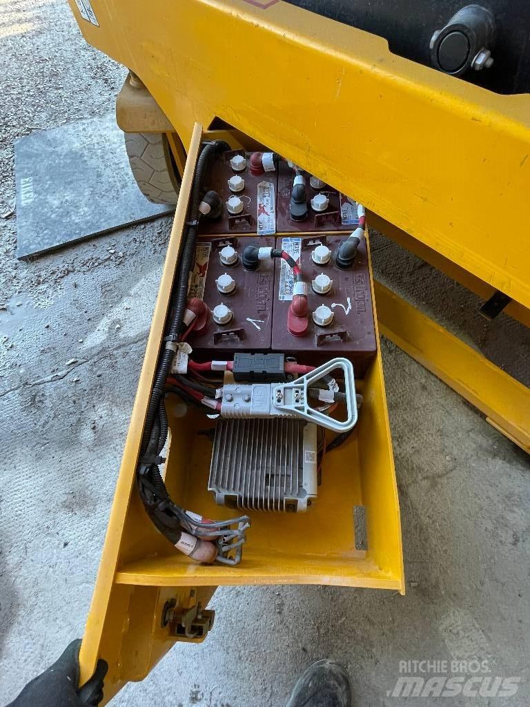 JCB S 2032 E Ollós emelők