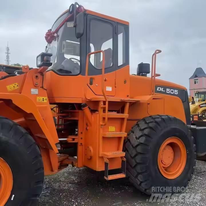 Doosan DL505 Gumikerekes homlokrakodók
