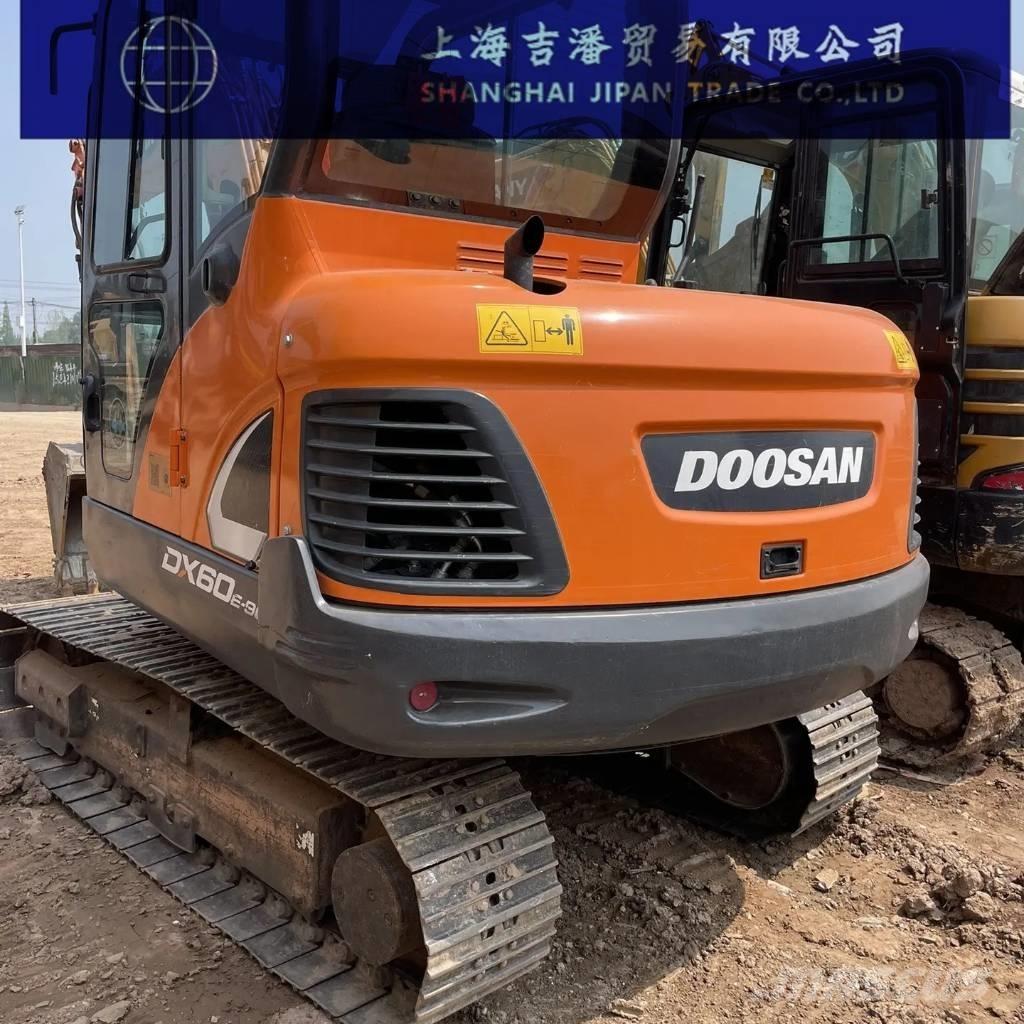 Doosan DX 60 Lánctalpas kotrók