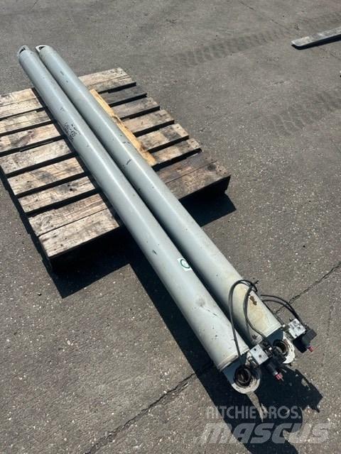 SkyJack SJ 8831 Ollós emelők