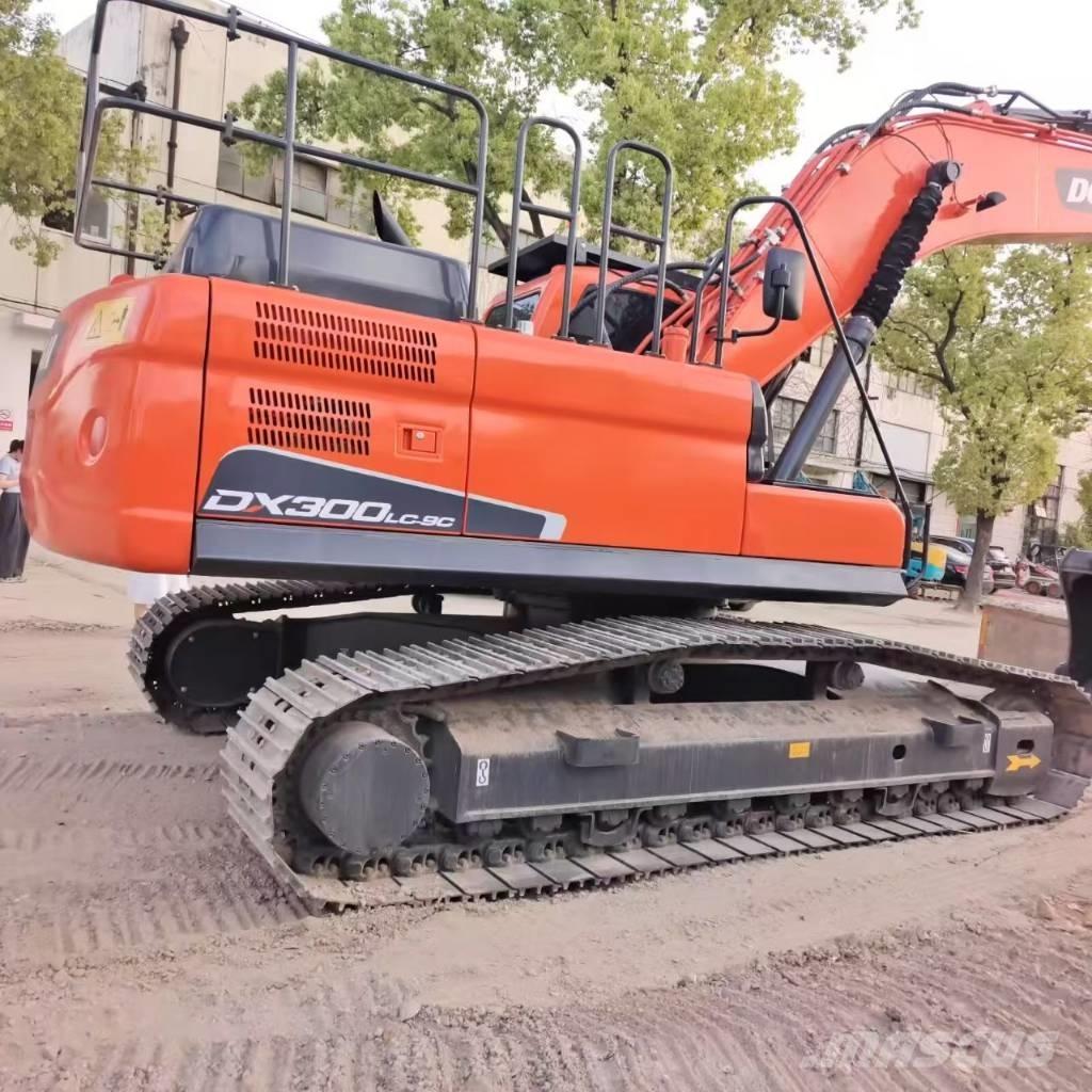 Doosan DX 300 LC Lánctalpas kotrók