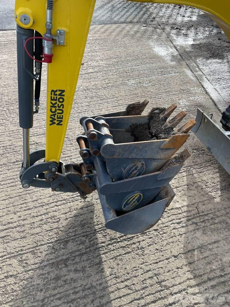 Wacker Neuson 803 Mini kotrók < 7t