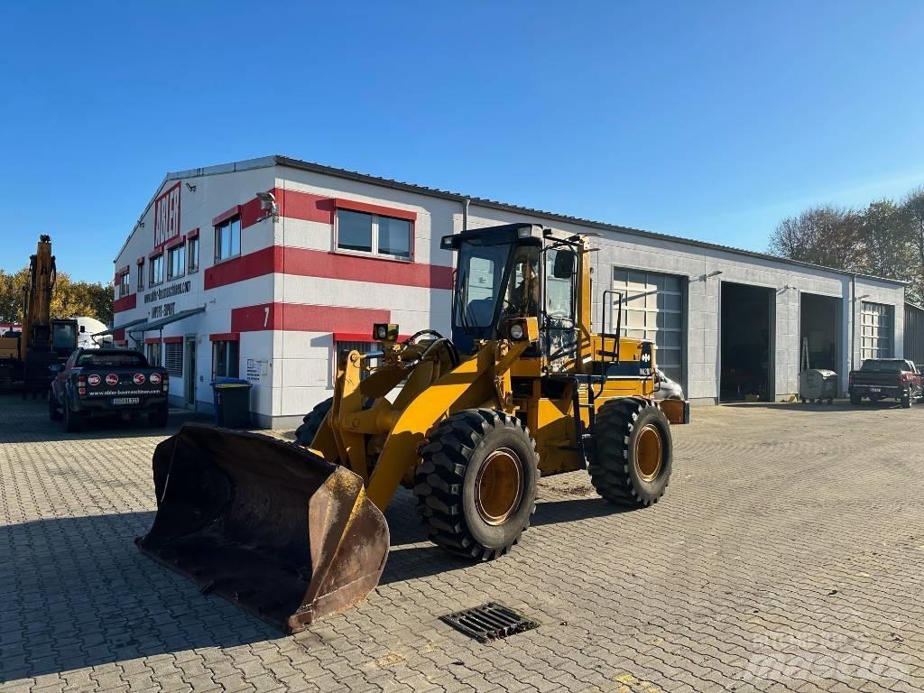 Komatsu WA200 Gumikerekes homlokrakodók
