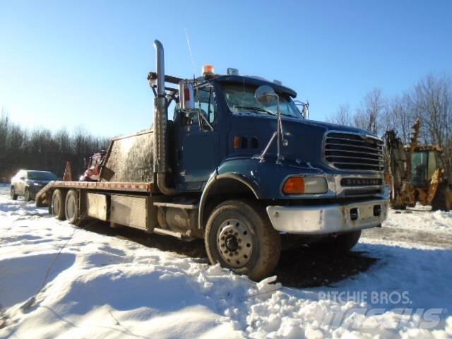 Sterling L 9500 Platós / Ponyvás teherautók