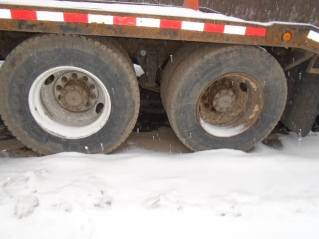 Sterling L 9500 Platós / Ponyvás teherautók