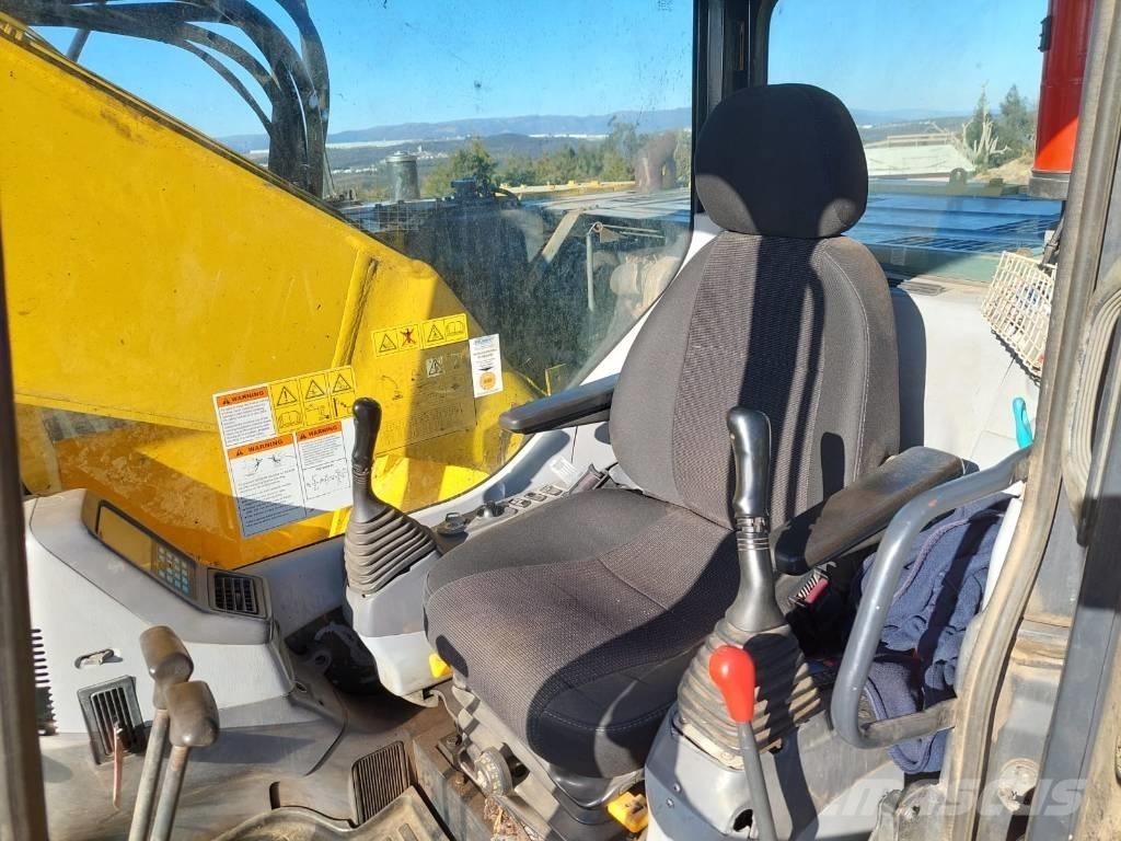 Komatsu PC 228 LC-3 Lánctalpas kotrók