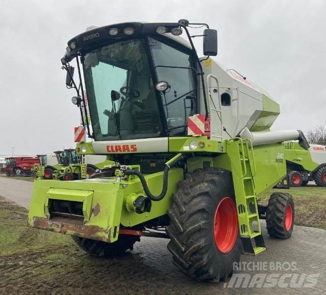 CLAAS AVERO 240 Kombájnok