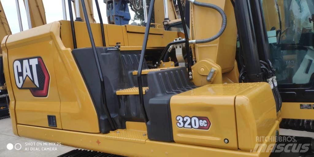 CAT 2021 CAT 320GC Gumikerekes kotrók