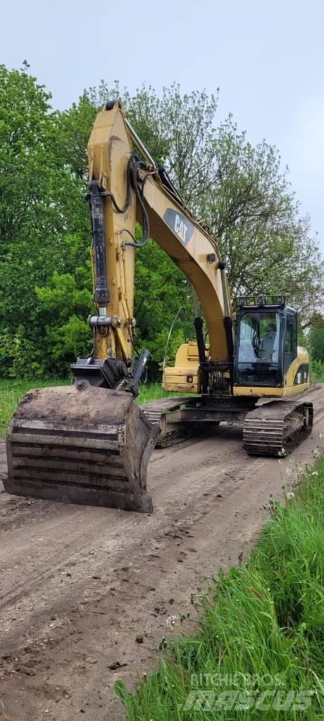 CAT 320 Lánctalpas kotrók
