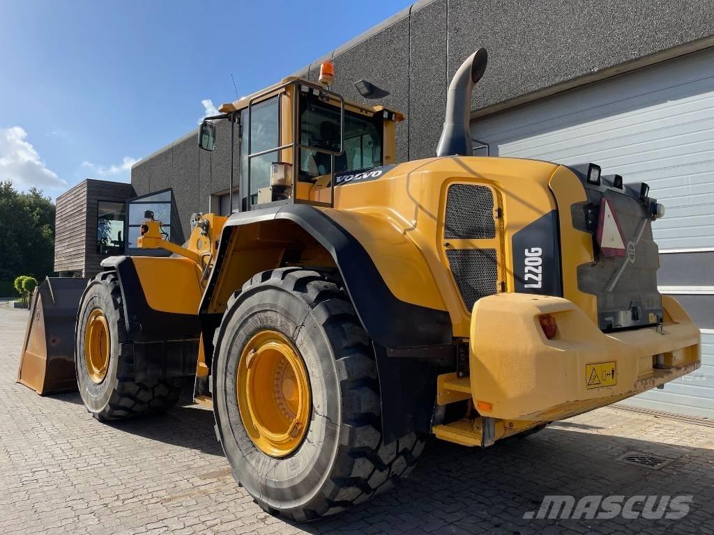 Volvo L220G Gumikerekes homlokrakodók