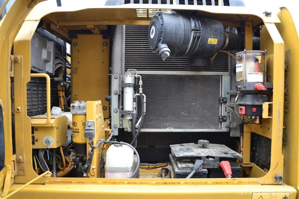 CAT 319 D L Lánctalpas kotrók