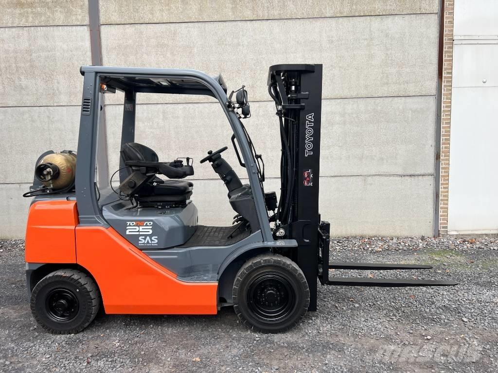 Toyota 02-8FGF25 Gázüzemű targoncák