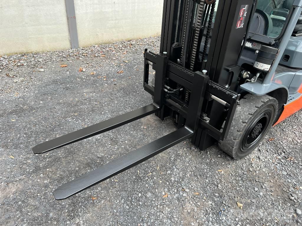 Toyota 02-8FGF25 Gázüzemű targoncák